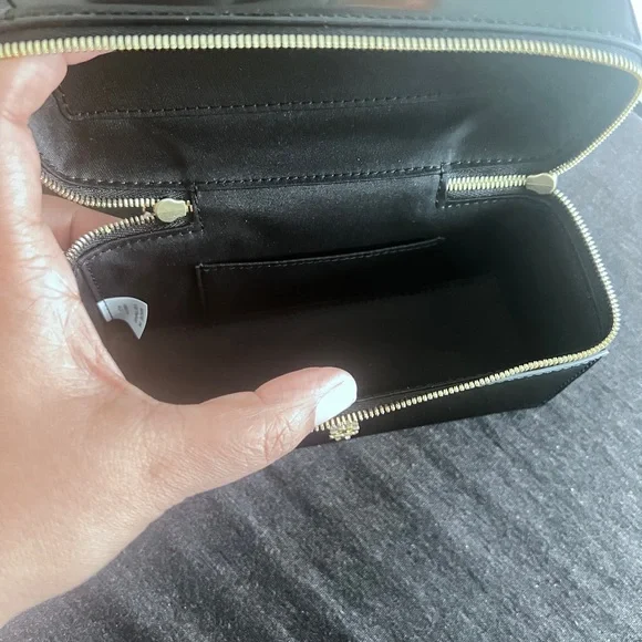 TORY BURCH• Patent Leather Black Vanity small Handbag - Picture 8 of 10